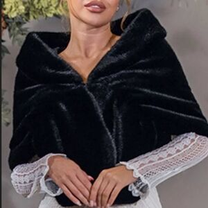 Sheran faux fur shrug